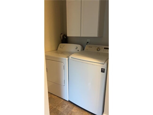 Building Photo - 726 Randolph Ave