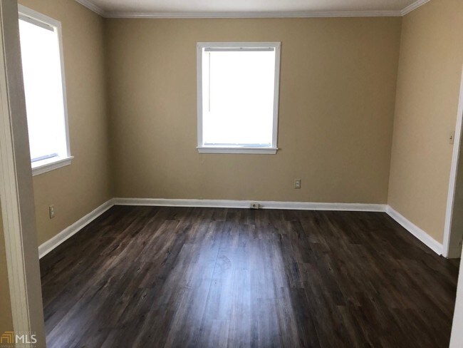Foto del edificio - 210 N Edgewood Dr