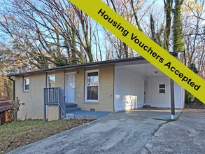 Building Photo - 2332 Baywood Dr SE