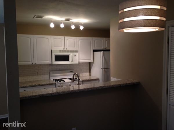 Fotografía del edificio - 1137 Oney Hervey Dr