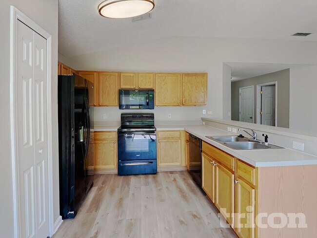 Foto del edificio - 500 Prosperity Lake Dr