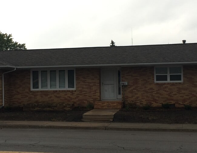 Building Photo - 521 6th Avenue Northeast