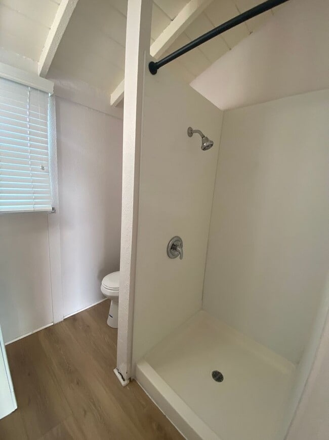 Building Photo - Studio Apartment Available now.
