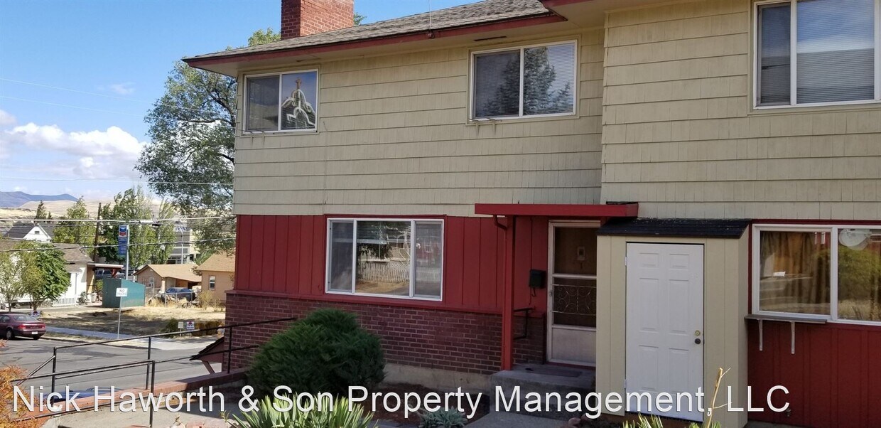 Primary Photo - 300 W 4th St