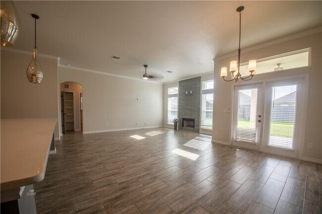 Foto del edificio - 7905 Rancho Vista Blvd E