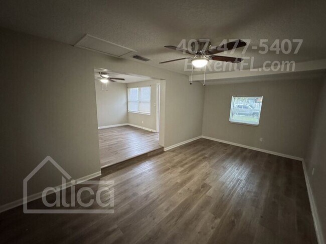 Foto del edificio - 408 Woodside Dr