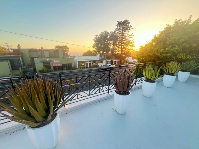 Foto del edificio - 1220 N Coast Hwy