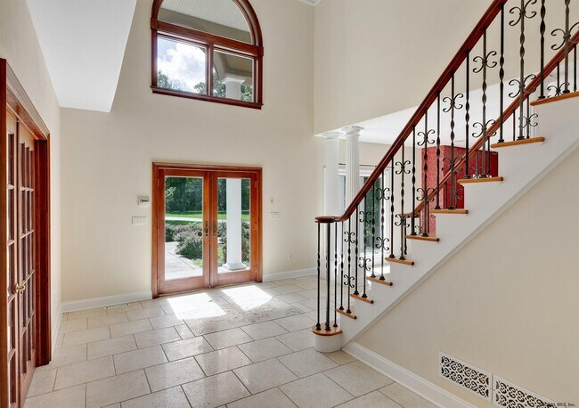 Building Photo - 2733 Rosendale Rd