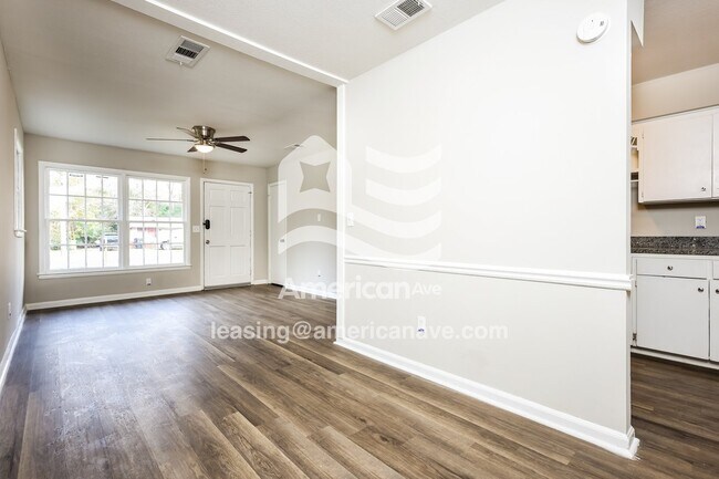Foto del edificio - 4784 Gardiner Dr