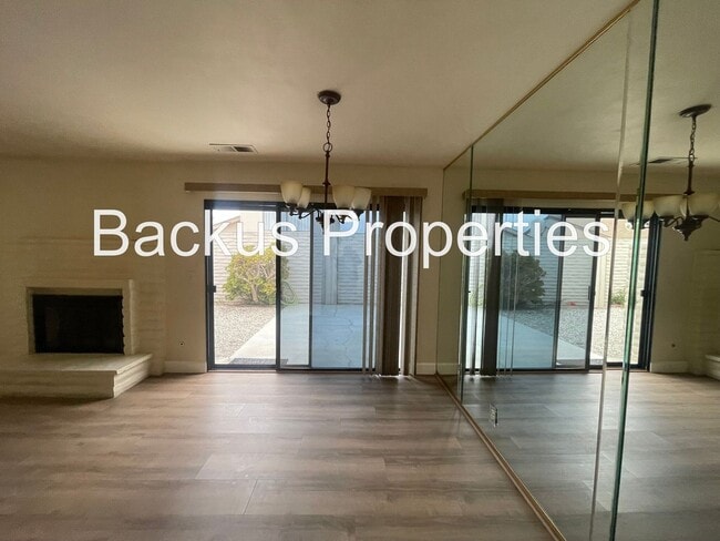 Building Photo - Wonderful two-story three bedroom home in North Salinas