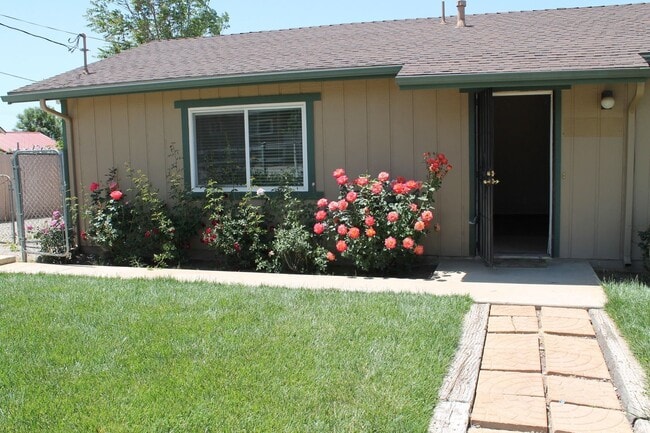 Building Photo - 3 bed/2 bath Country living Yucaipa!