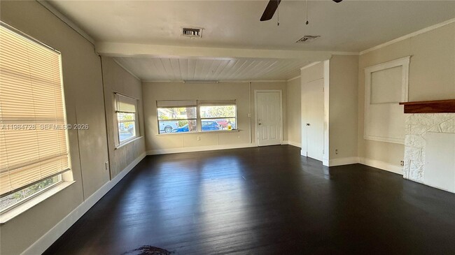 Building Photo - 225 N K St