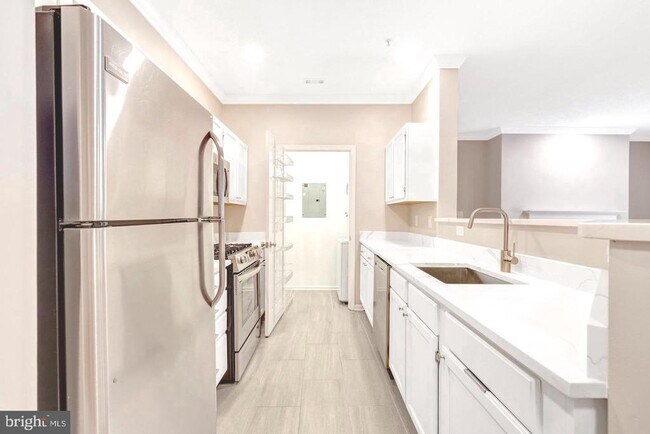 Foto del edificio - 1701 Lake Shore Crest Dr