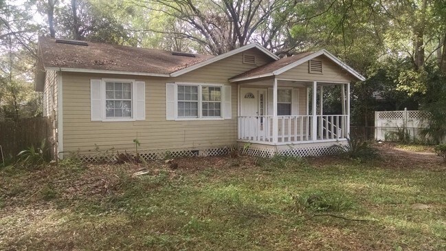 Building Photo - HURRY WONT LAST LONG