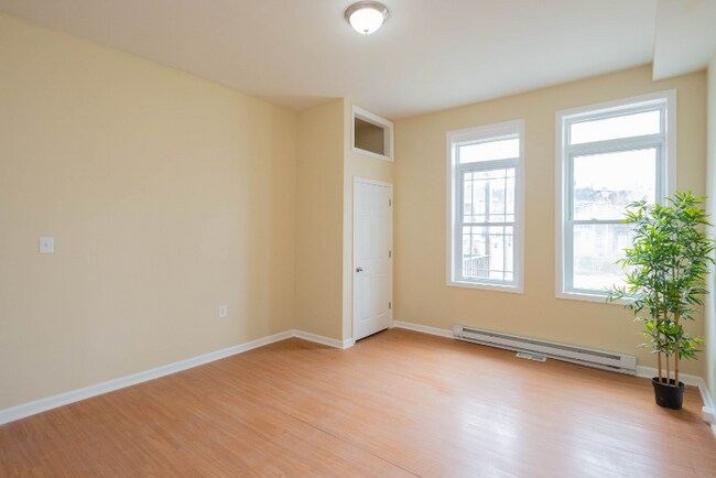 Building Photo - 2724 Reisterstown Rd