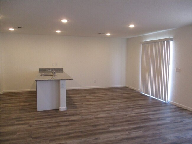 Foto del edificio - 2400 Granite Cir