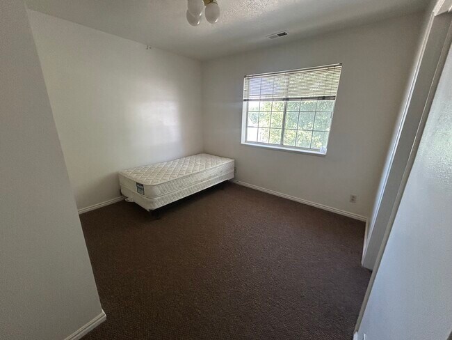 Foto del edificio - Nottingham Apartments