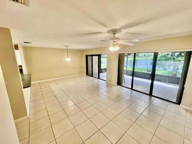 Foto del edificio - El Cid Court, Davie, FL 33324 - 3 BR 3 BA Townhouse