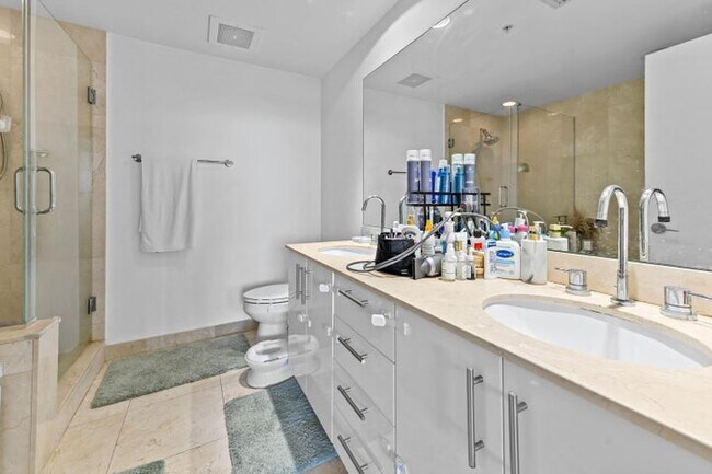 Foto del edificio - 8536 Casa del Lago