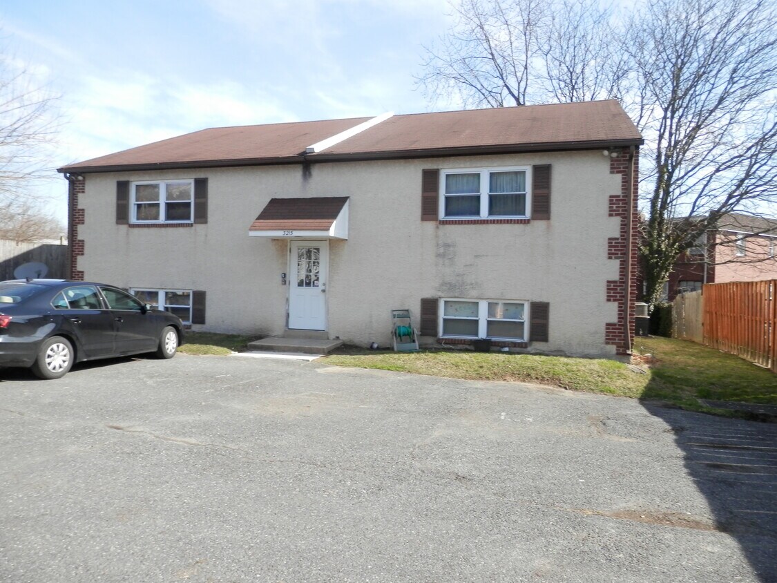 3215 Tom Sweeney Dr Unit Tom Sweeney, Brookhaven, PA 19015 Condo for