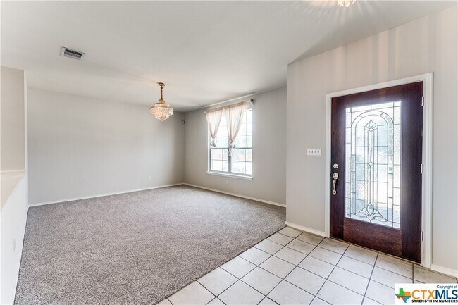 Building Photo - 300 Santolina Ln