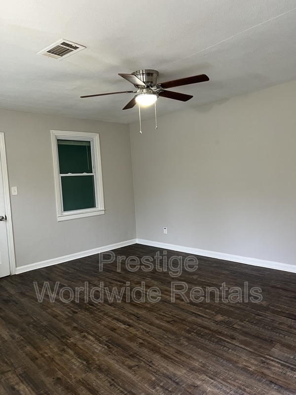 Foto del edificio - 3028 Meade St