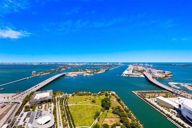 Foto del edificio - 1000 Biscayne Blvd