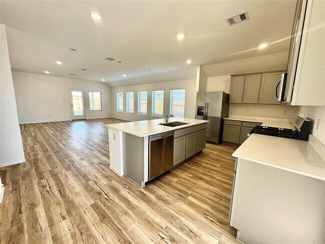 Building Photo - 8007 Elk Grv Ln