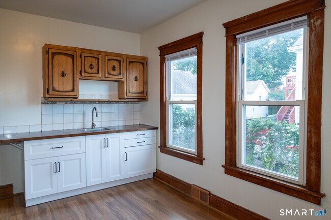 Foto del edificio - 51 Osborne Ave