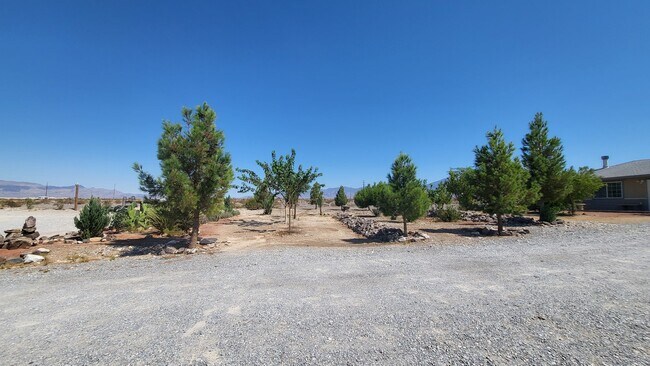 Building Photo - CHARLESTON COMMERCIAL CENTER - David Adam ...