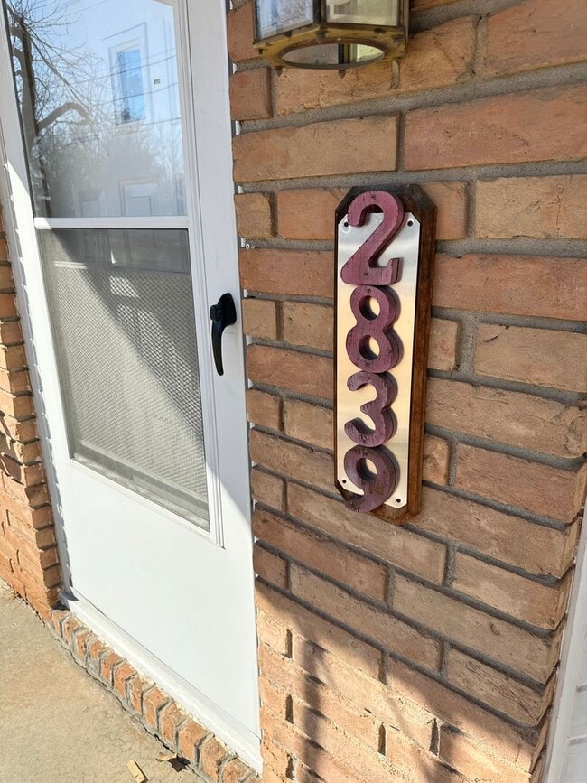 Foto del edificio - Welcome To Your Spacious Oasis!