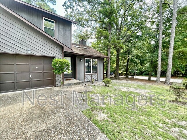 Foto del edificio - 820A Anarine Rd