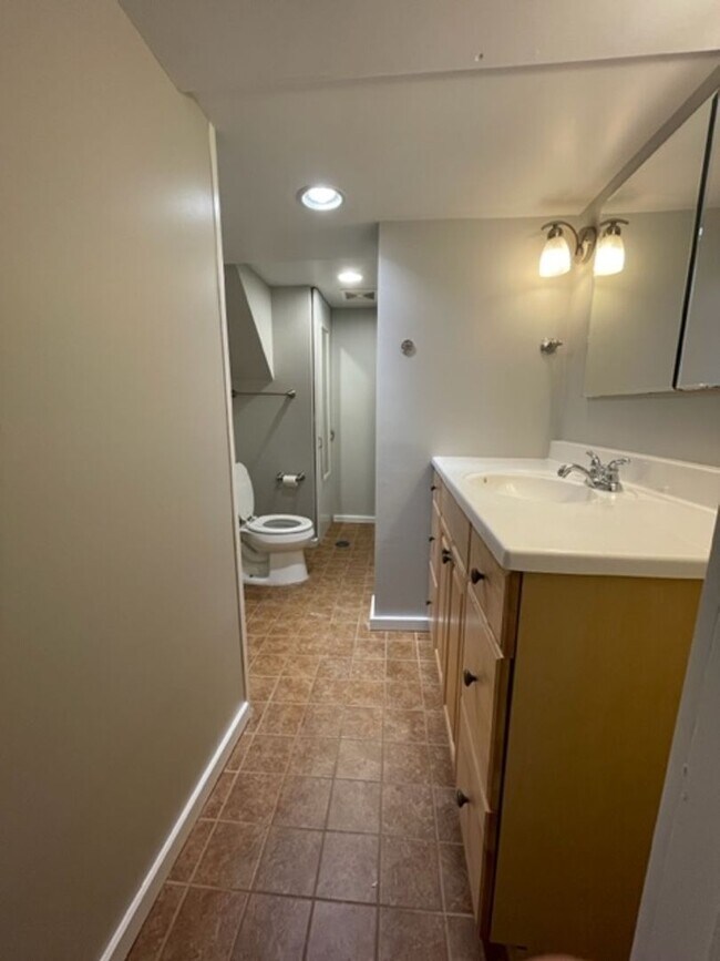 Building Photo - Adorable Green Lake Home for Lease