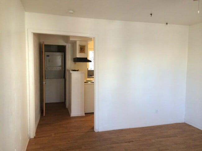 Building Photo - 5512 Evans Ave