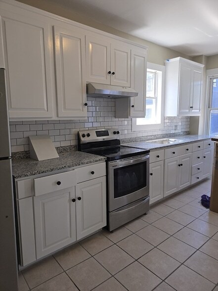 Building Photo - 139 Timson St