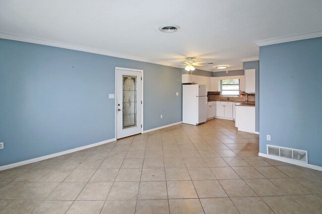 Building Photo - Island of Venice Annual Duplex for Rent