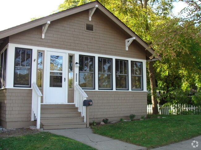 Building Photo - 508 Monroe St