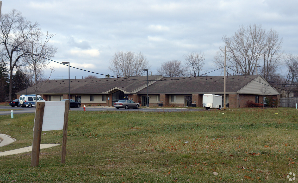 Building Photo - 1030 Brookview Dr