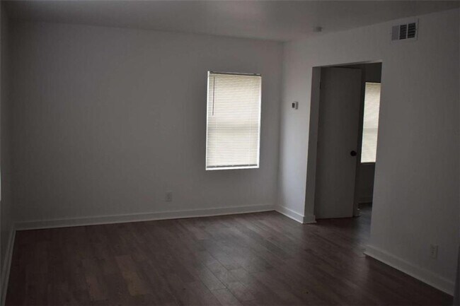 Foto del edificio - 1156 Triple Hill Dr