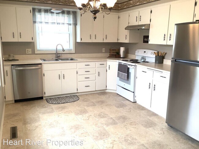 Foto del edificio - 3 br, 1.5 bath House - 774 Custer