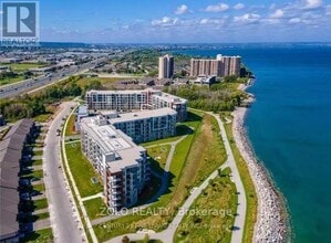 Building Photo - 461 Green Rd