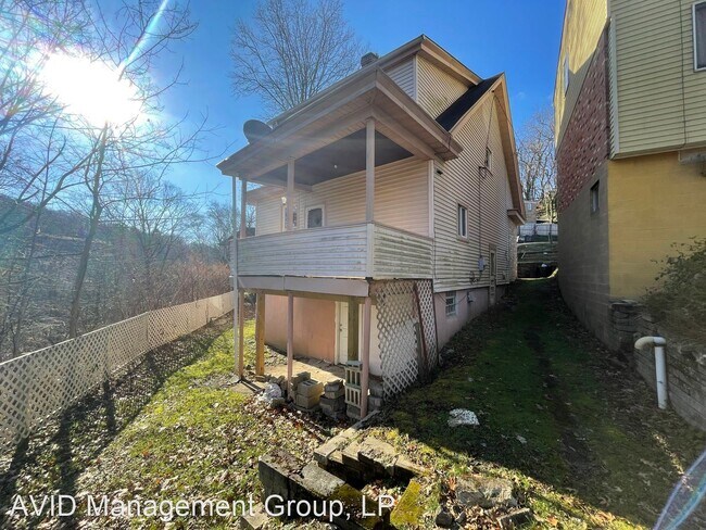Building Photo - 3 br, 1 bath House - 132 Westfield Ave