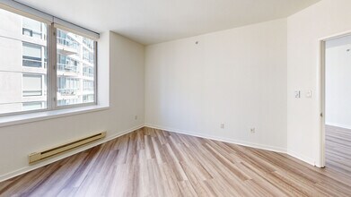 Interior Photo - 388 Beale