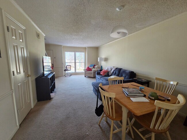 Foto del edificio - 2 Bed 2.5 Bath Condo