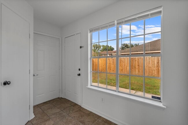 Foto del edificio - 2106 Nettleton St