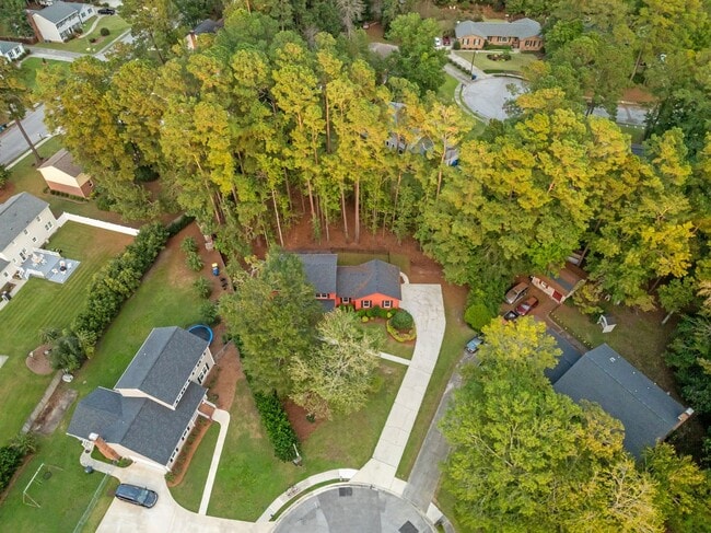 Building Photo - $300 off the first month's rent on a 12 mo...