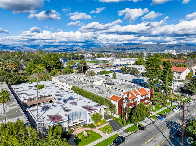Vista de pájaro - 11839 Magnolia Apartments