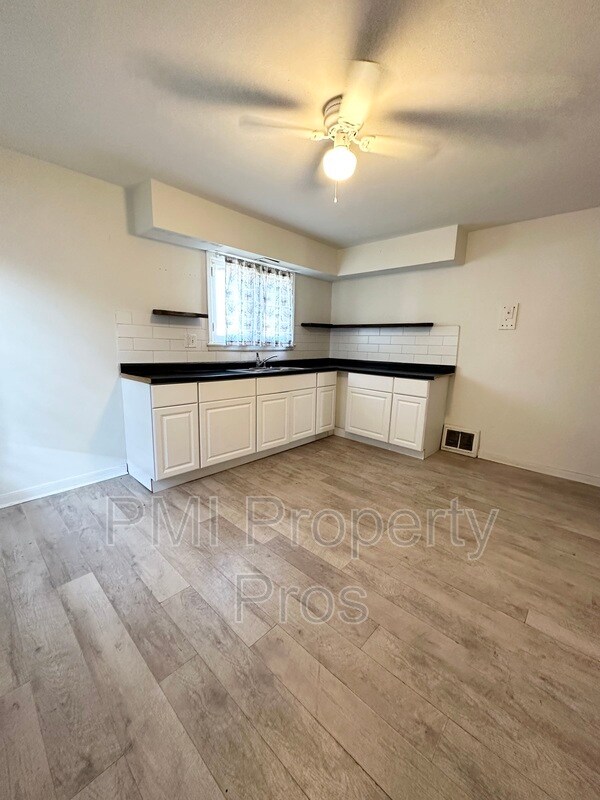 Building Photo - 4647a N 27th St