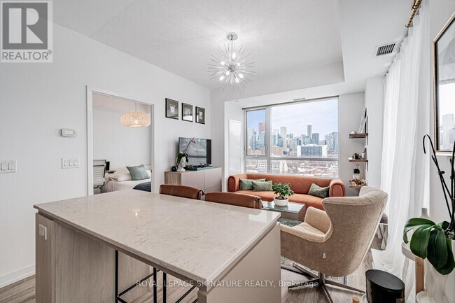 Building Photo - 200 Sackville St