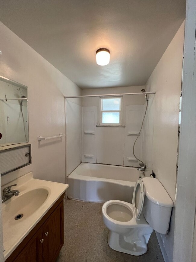 Building Photo - c1604